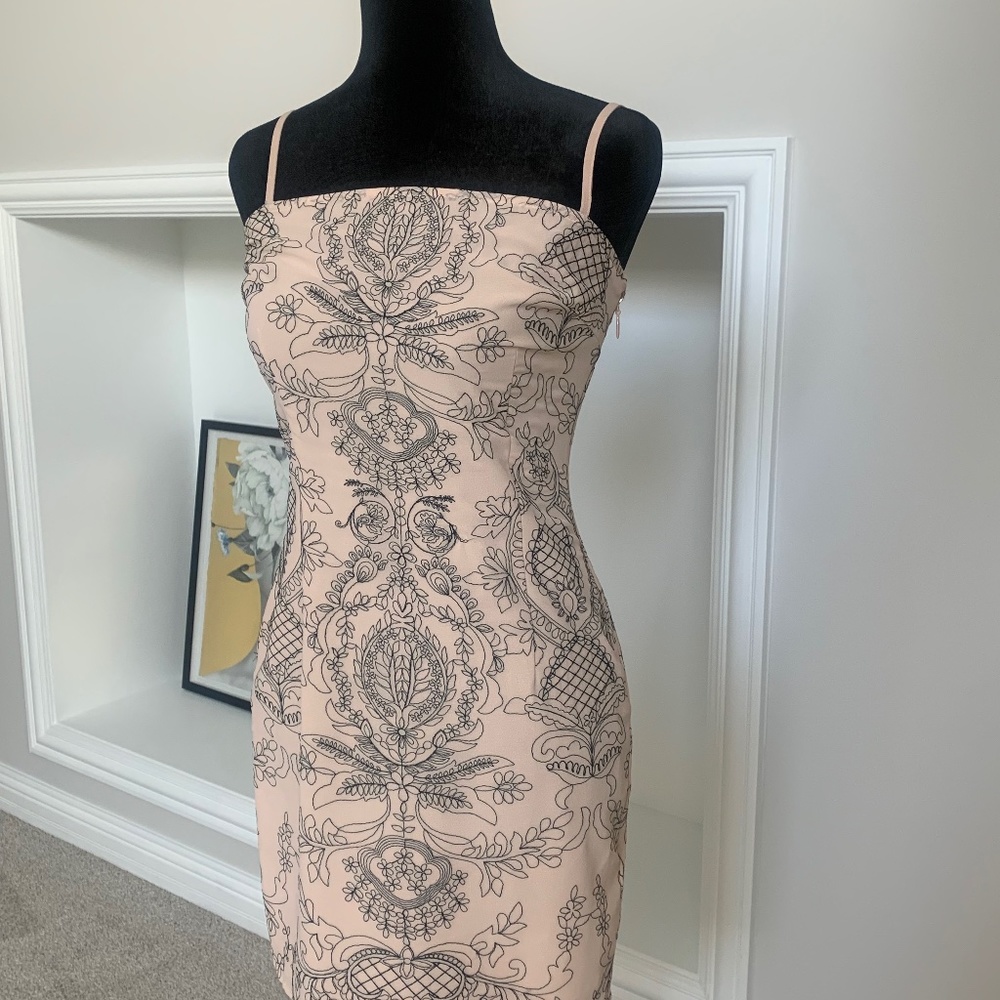 Embroidered dress Donna Mizani